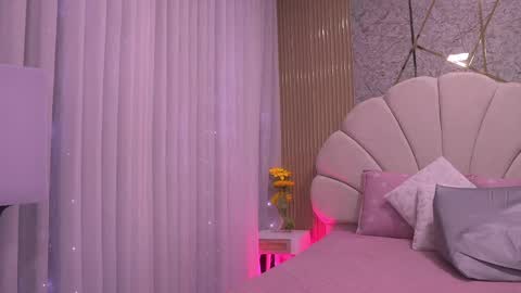 Snapshot of mssburbuja chatting on June 6, 3:11 am Manuela online show from June 6, 3:11 am