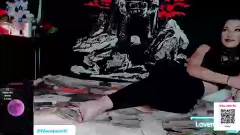 Snapshot of msvioletx chatting on November 22, 12:42 am MsVioletx online show from November 22, 12:42 am