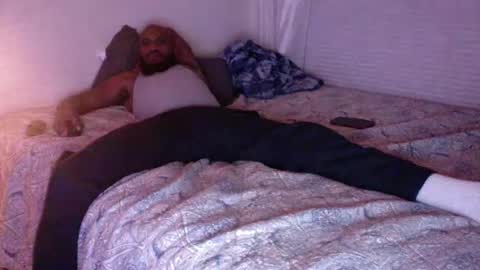 Snapshot of mt_visuals chatting on December 30, 5:15 am mt visuals online show from December 30, 5:15 am