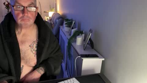 Snapshot of mtb1697 chatting on December 14, 11:20 pm mtb1697 online show from December 14, 11:20 pm