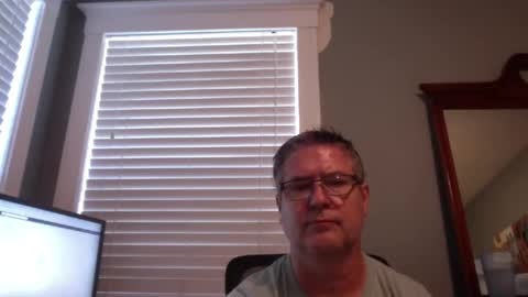 Snapshot of mtbrdr73 chatting on October 31, 8:54 pm mtbrdr73 online show from October 31, 8:54 pm