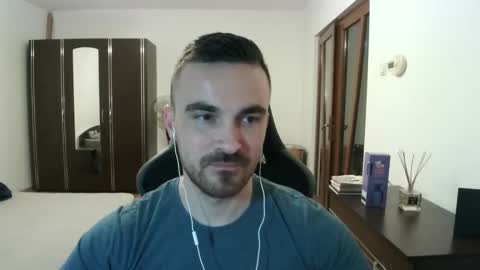 Victor online show from April 8, 7:03 pm