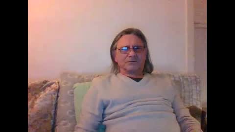muetzeglatze_muetzeglatze online show from February 8, 4:25 am