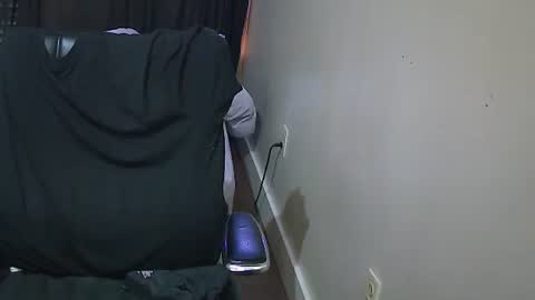 Muffdiver online show from December 31, 9:39 pm