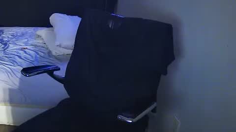 Muffdiver online show from February 19, 9:28 am