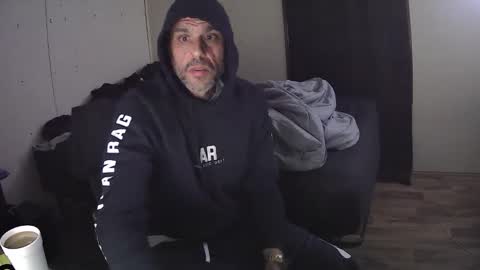 Muffdiver online show from April 21, 9:26 am