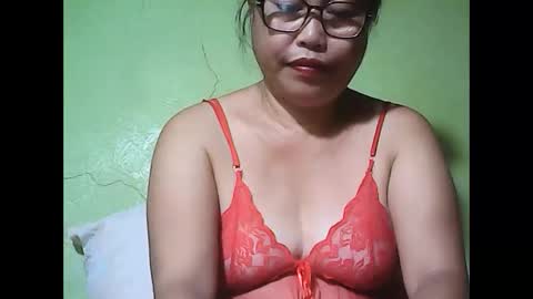 Snapshot of muffy_bunny chatting on November 25, 7:14 pm muffy_bunny online show from November 25, 7:14 pm