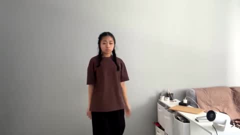 Mia online show from March 11, 3:56 am