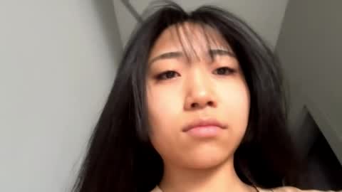 Mia online show from April 2, 10:07 pm