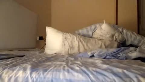 Laly online show from December 8, 4:04 am