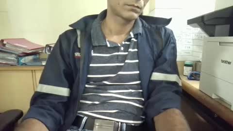 Snapshot of mumbaimonster8inch chatting on December 2, 6:41 am rajesh engineer online show from December 2, 6:41 am