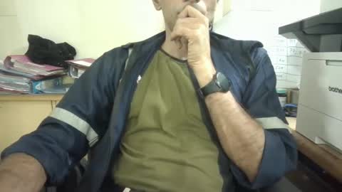 Snapshot of mumbaimonster8inch chatting on December 5, 6:21 am rajesh engineer online show from December 5, 6:21 am