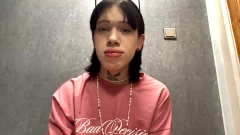 Snapshot of mun_poli chatting on November 17, 10:04 pm Polik online show from November 17, 10:04 pm