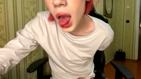 Snapshot of mun_poli chatting on December 3, 9:35 pm Polik online show from December 3, 9:35 pm