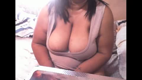 Snapshot of munniegalz1 chatting on January 26, 2:08 pm your angel online show from January 26, 2:08 pm