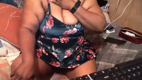 Snapshot of munniegalz1 chatting on February 22, 6:30 pm your angel online show from February 22, 6:30 pm