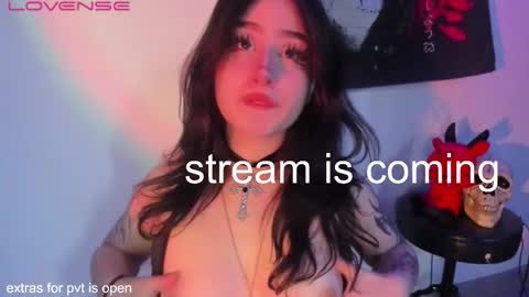 Snapshot of murasaki_doll chatting on November 20, 1:39 am kimi- independent model online show from November 20, 1:39 am