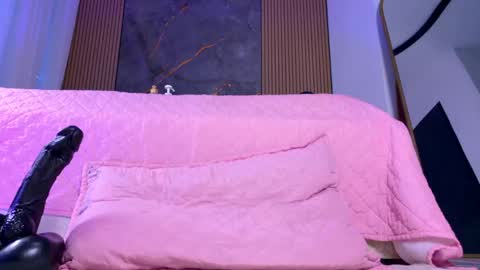 Snapshot of muriel_belovv chatting on May 29, 3:15 am Tell me Sofi online show from May 29, 3:15 am