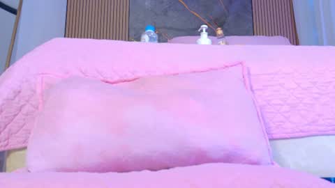 Snapshot of muriel_belovv chatting on July 26, 3:04 am Tell me Sofi online show from July 26, 3:04 am