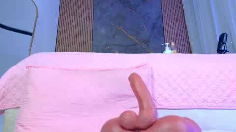 Snapshot of muriel_belovv chatting on July 28, 3:24 am Tell me Sofi online show from July 28, 3:24 am