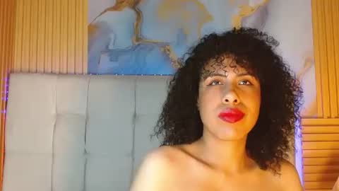 Snapshot of muriell303av chatting on November 30, 3:32 am muriell303av online show from November 30, 3:32 am