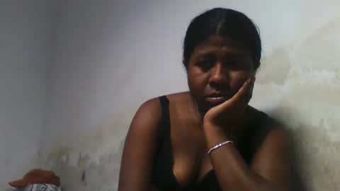 Snapshot of murielleee chatting on May 13, 7:55 pm murielleee online show from May 13, 7:55 pm