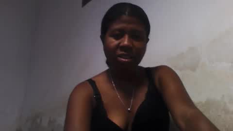 Snapshot of murielleee chatting on May 14, 8:43 am murielleee online show from May 14, 8:43 am