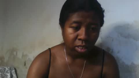 Snapshot of murielleee chatting on May 19, 7:47 am murielleee online show from May 19, 7:47 am