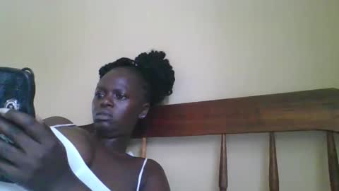 Snapshot of musasia1990 chatting on April 6, 7:42 am musasia1990 online show from April 6, 7:42 am