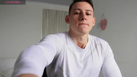 muscle_king_cum online show from April 21, 1:39 pm