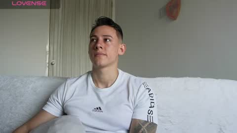 muscle_king_cum online show from July 22, 3:37 pm