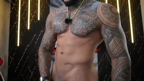 Snapshot of muscle_man19 chatting on May 15, 5:47 am Nick online show from May 15, 5:47 am