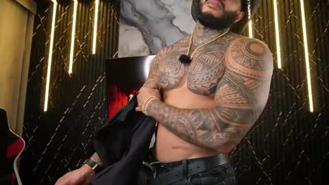 Snapshot of muscle_man19 chatting on May 17, 5:38 am Nick online show from May 17, 5:38 am