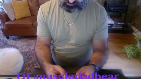 Snapshot of muscledadbear chatting on October 9, 12:36 pm Jordan El Din online show from October 9, 12:36 pm