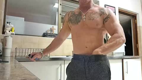 muscledaddy69s online show from April 16, 1:39 am