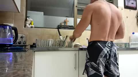 Snapshot of muscledaddy69s chatting on April 27, 4:10 am muscledaddy69s online show from April 27, 4:10 am