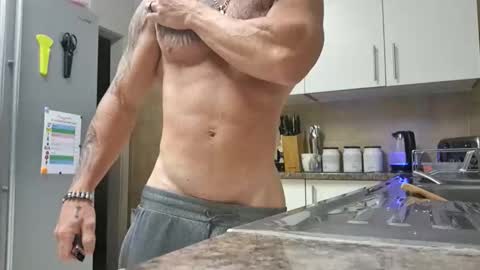 Snapshot of muscledaddy69s chatting on May 7, 2:50 am muscledaddy69s online show from May 7, 2:50 am