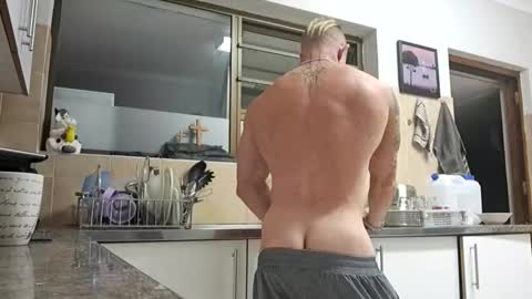 Snapshot of muscledaddy69s chatting on May 27, 1:57 am muscledaddy69s online show from May 27, 1:57 am