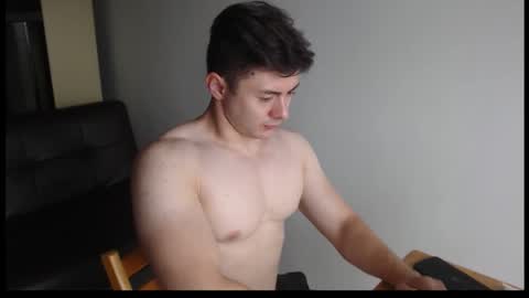 Snapshot of muscledoctor24 chatting on September 27, 5:45 am Everet online show from September 27, 5:45 am