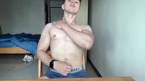 Snapshot of muscledoctor24 chatting on October 15, 3:39 am Everet online show from October 15, 3:39 am