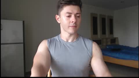 Snapshot of muscledoctor24 chatting on October 21, 6:25 am Everet online show from October 21, 6:25 am