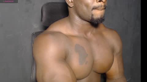 Snapshot of musclegodsammy23 chatting on December 4, 8:12 am musclegod23 online show from December 4, 8:12 am