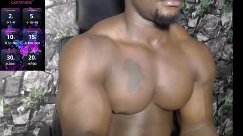 Snapshot of musclegodsammy23 chatting on December 18, 6:21 am musclegod23 online show from December 18, 6:21 am