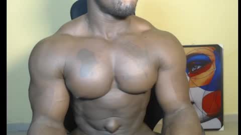 Snapshot of musclegodsammy23 chatting on February 7, 1:25 am musclegod23 online show from February 7, 1:25 am