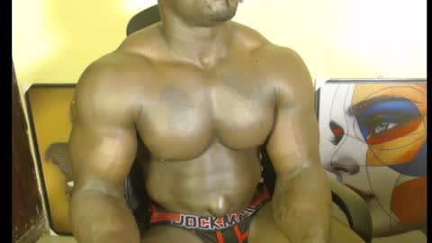 Snapshot of musclegodsammy23 chatting on February 26, 4:25 am musclegod23 online show from February 26, 4:25 am