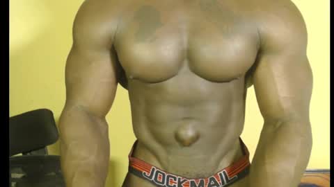 Snapshot of musclegodsammy23 chatting on February 26, 11:59 pm musclegod23 online show from February 26, 11:59 pm