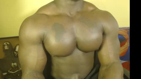 Snapshot of musclegodsammy23 chatting on March 6, 2:41 am musclegod23 online show from March 6, 2:41 am
