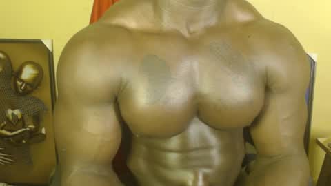 Snapshot of musclegodsammy23 chatting on March 7, 3:40 am musclegod23 online show from March 7, 3:40 am