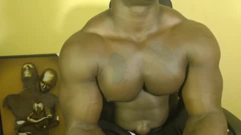 Snapshot of musclegodsammy23 chatting on March 11, 1:16 am musclegod23 online show from March 11, 1:16 am