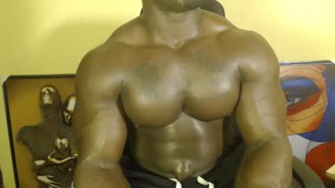 Snapshot of musclegodsammy23 chatting on March 12, 10:07 pm musclegod23 online show from March 12, 10:07 pm